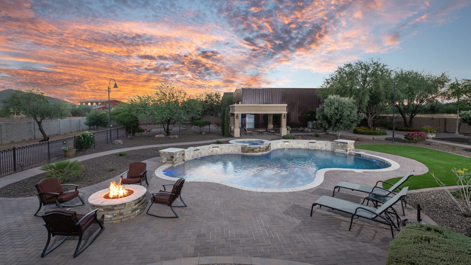 Freeform Swimming Pool In Phoenix